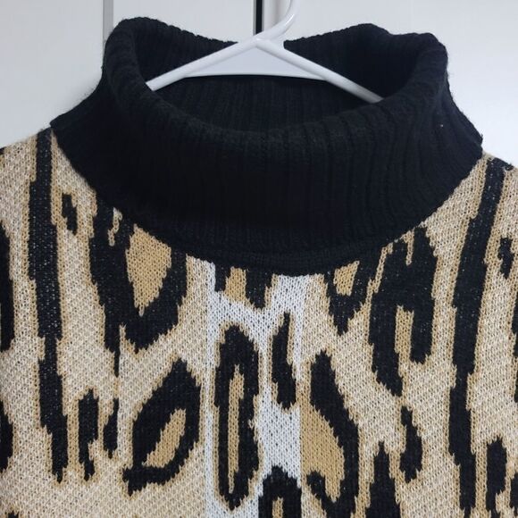 Alison andrews turtleneck animal print sweater - Picture 4 of 8